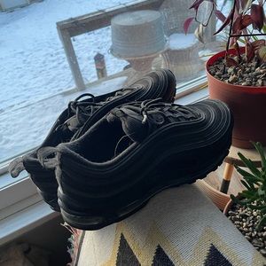 Triple Black Air Max 97